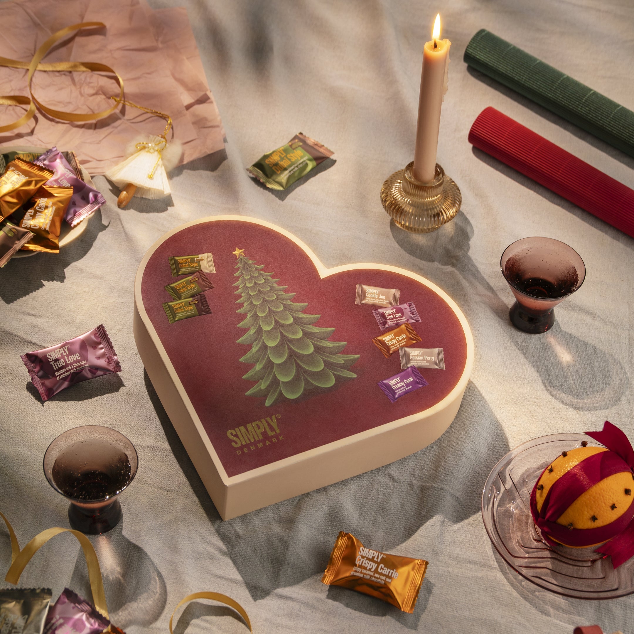 Gift Box, Heart L - Christmas (400g)
